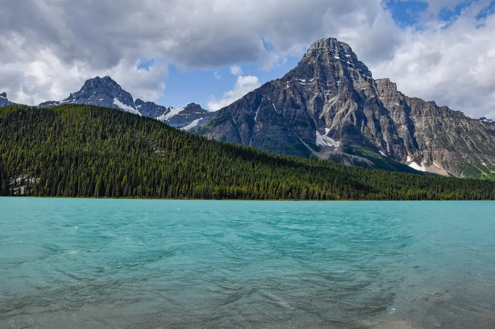 Canadian mountain landscape for learning Arabic online
