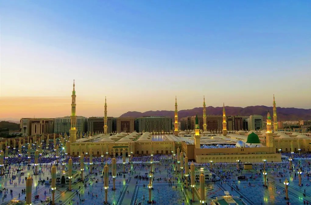 Mosquée du Prophète à Médine au coucher du soleil