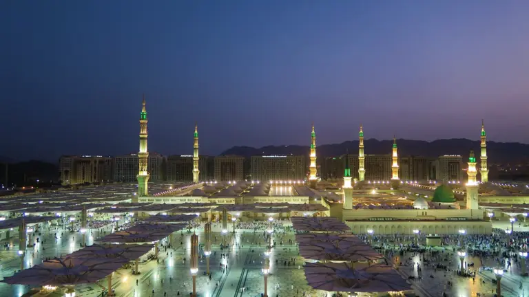 Mosquée du Prophète à Médine de nuit