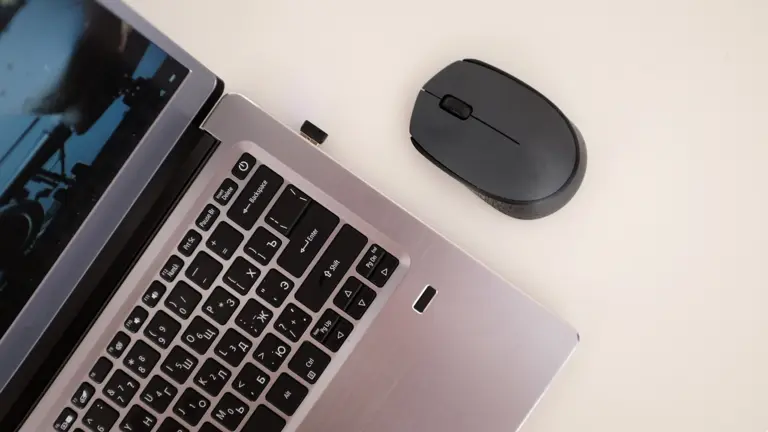 Laptop used for learning Arabic online