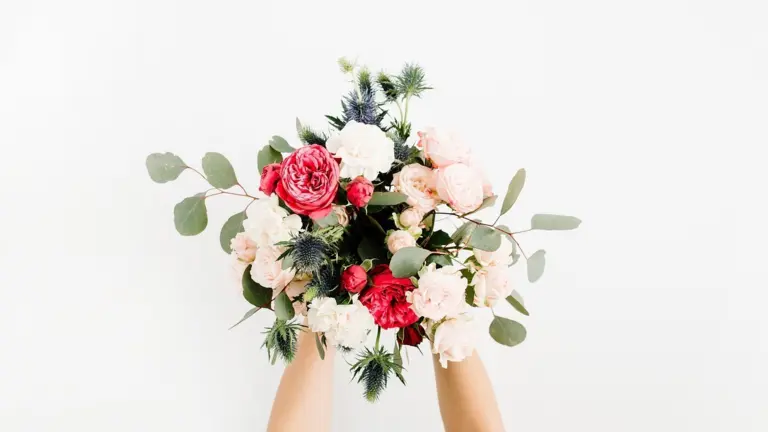 Bouquet de fleurs pour un mariage pieux