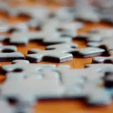 Puzzleteile als Symbol für die Prüfungen des Lebens