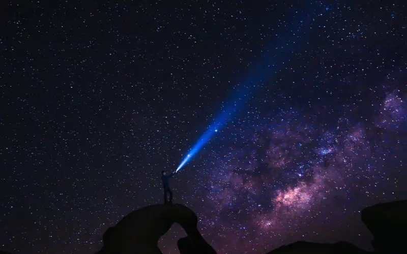 Person looking at the sky while reflecting on dua