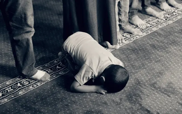 Musulman prosterné pendant la prière