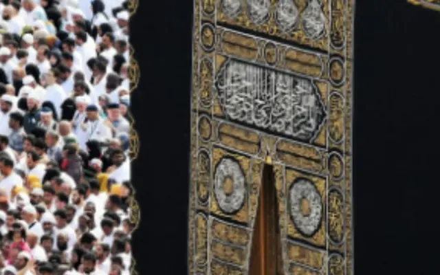 Muslim pilgrims performing tawaf around the Kaaba in Makkah in a peaceful spiritual atmosphere