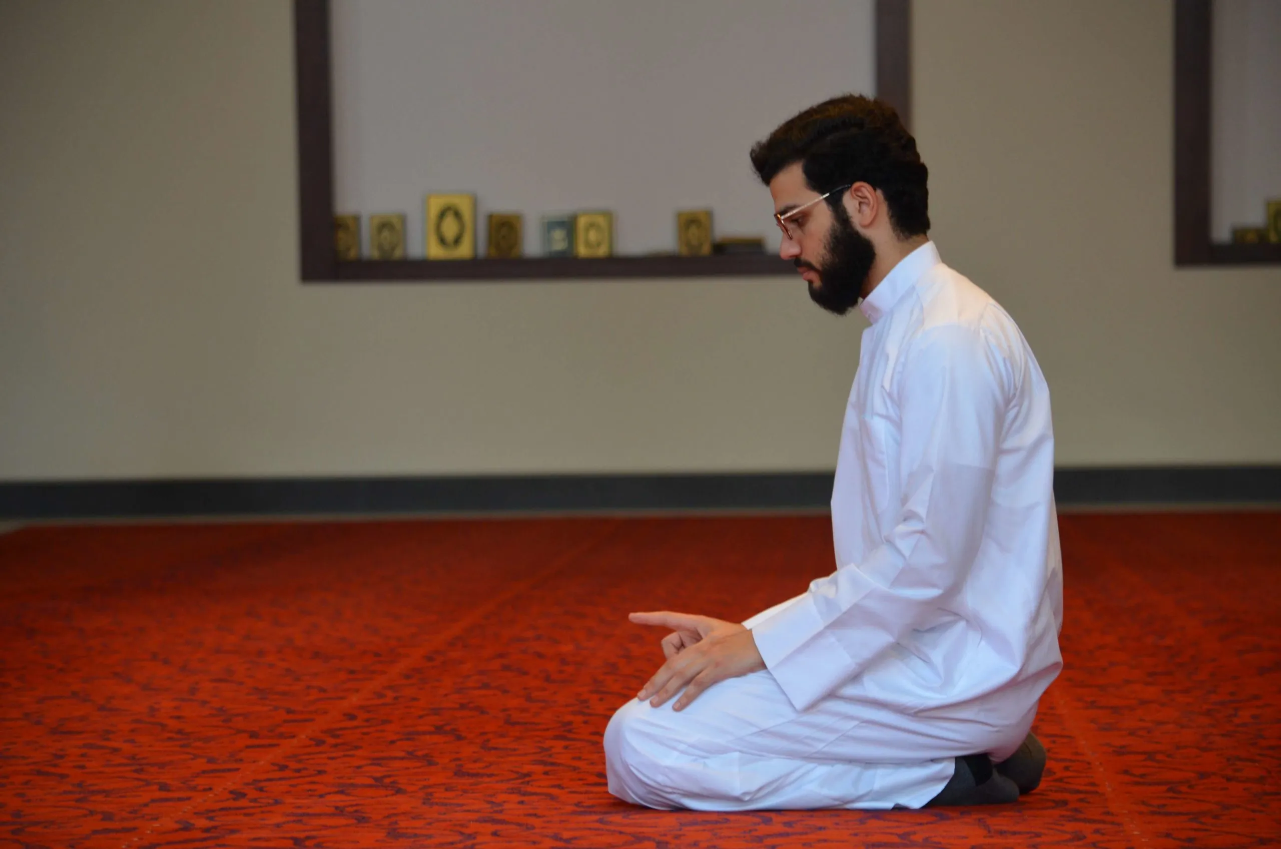 sitting position during salat prayer