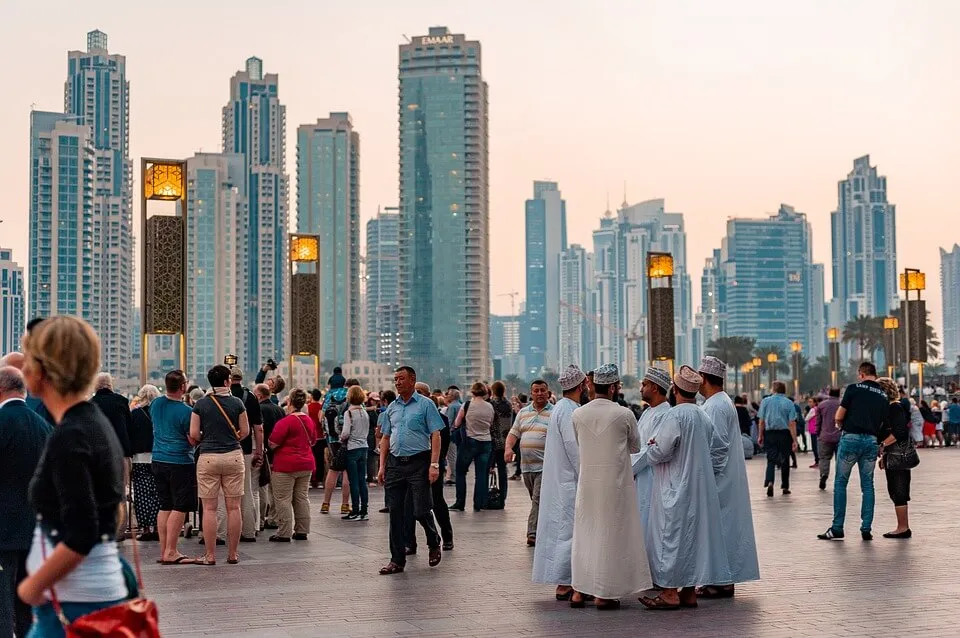 How to choose between Modern Standard Arabic and dialect