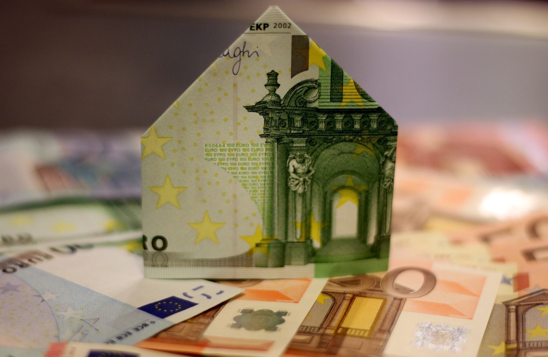 House made of banknotes illustrating Islamic home financing