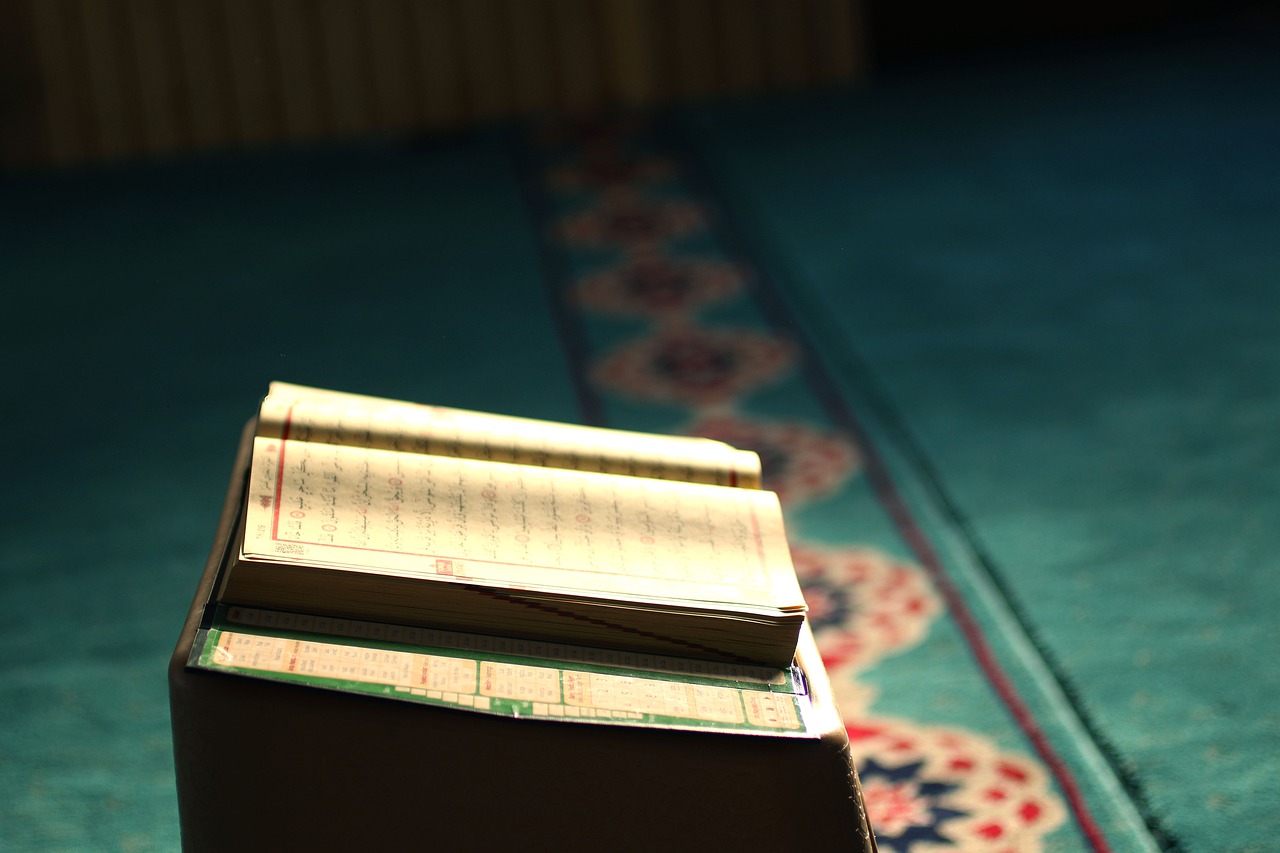 Exploration approfondie de l'histoire religieuse de la langue arabe : son rôle, son évolution et son importance